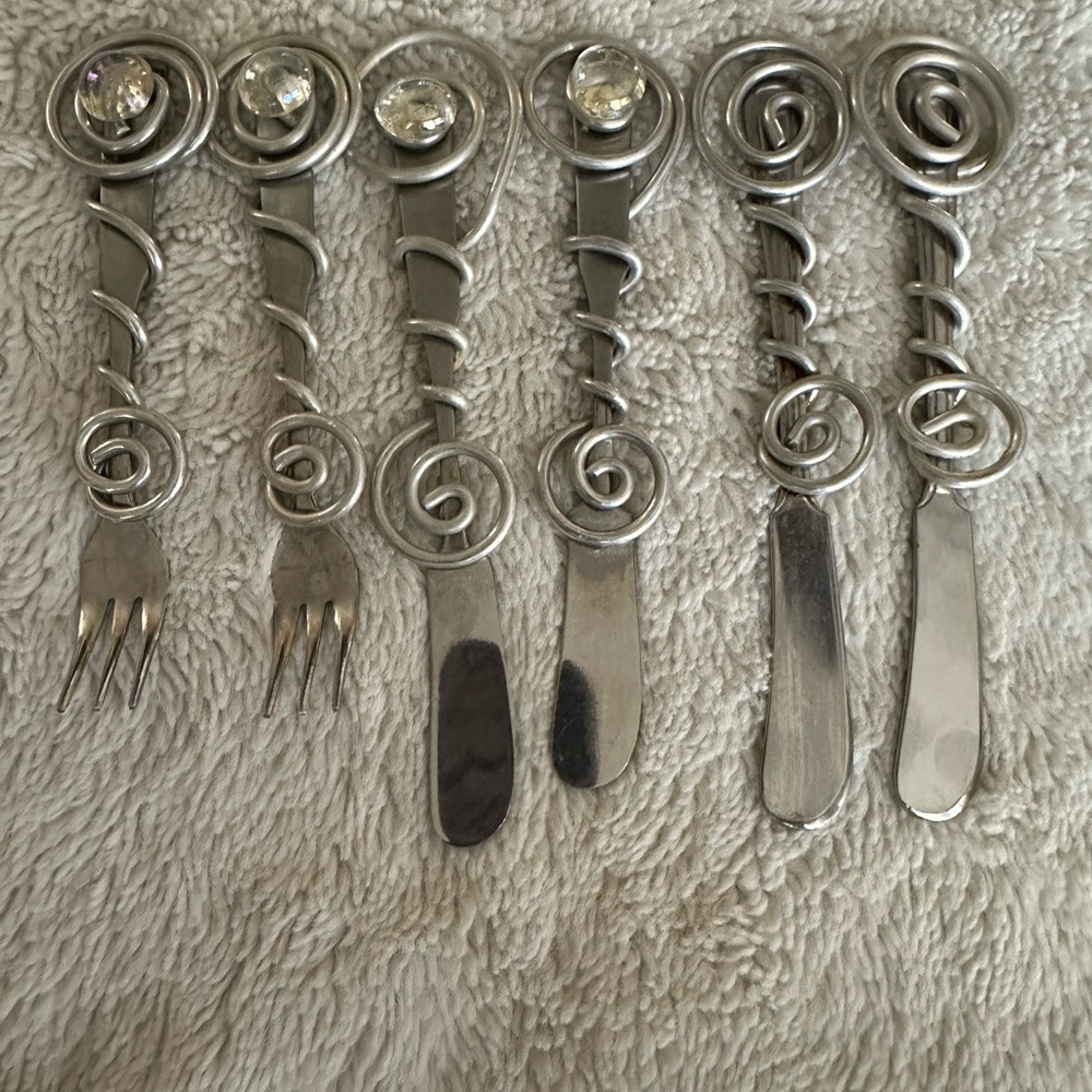 6 Elegant Silver Spiral Handle Utensil Set